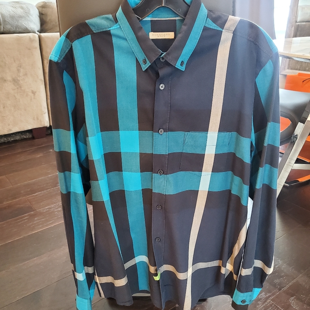 Burberry Long Sleeve Shirt (Medium)